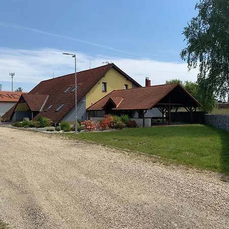 Jaspo Bed & Breakfast *